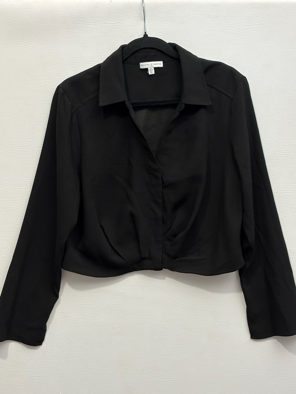 Maison d’Amelie Black Cropped BellSleeve Button-Down Shirt Blouse Large